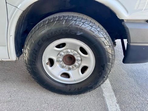 Used 2015 Chevrolet Express 2500 image 25