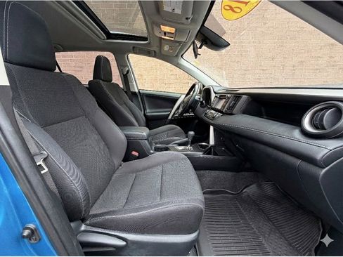 Used 2018 Toyota RAV4 XLE image 21