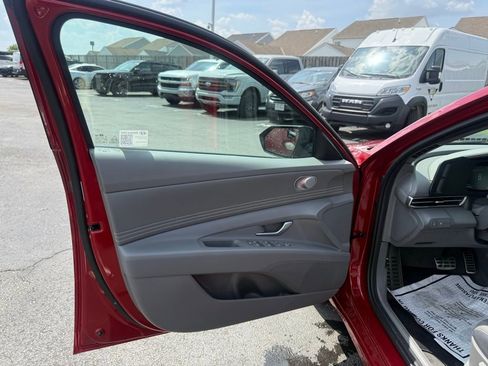 Used 2025 Hyundai Elantra Sport FWD image 10