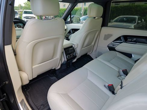Used 2025 Land Rover Range Rover Long Wheelbase SE AWD/4WD image 26