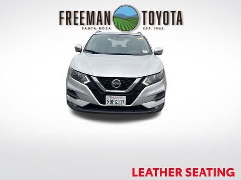 Used 2022 Nissan Rogue Sport SV w/ Technology Package FWD image 3