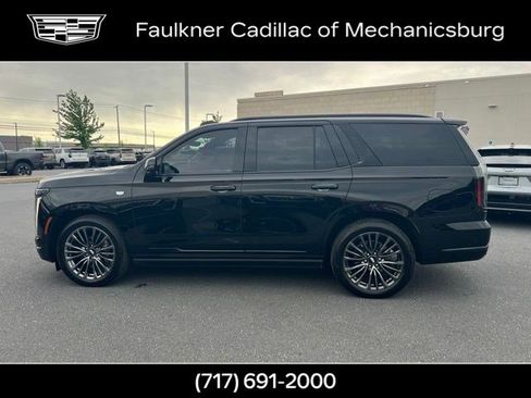 Used 2025 Cadillac Escalade Sport Platinum AWD/4WD image 4