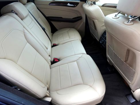 Used 2017 Mercedes-Benz GLE 400 4MATIC image 17