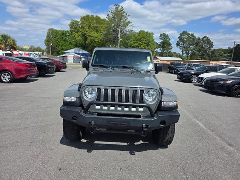 Used 2018 Jeep Wrangler Unlimited Sahara image 1