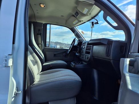 Used 2019 Chevrolet Express 3500 LS image 23
