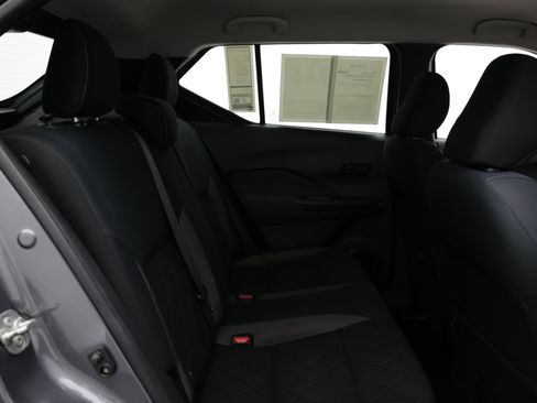Used 2019 Nissan Kicks S FWD image 32