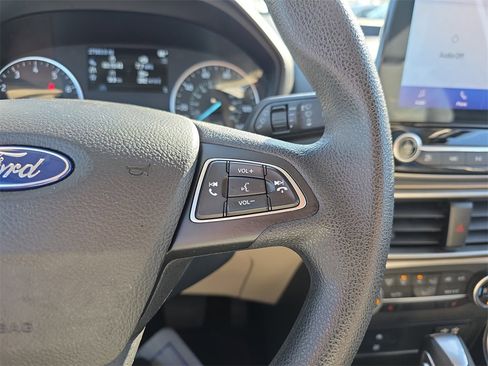 Certified 2021 Ford EcoSport SE image 23