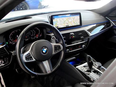 Used 2022 BMW 540i w/ M Sport Package image 27