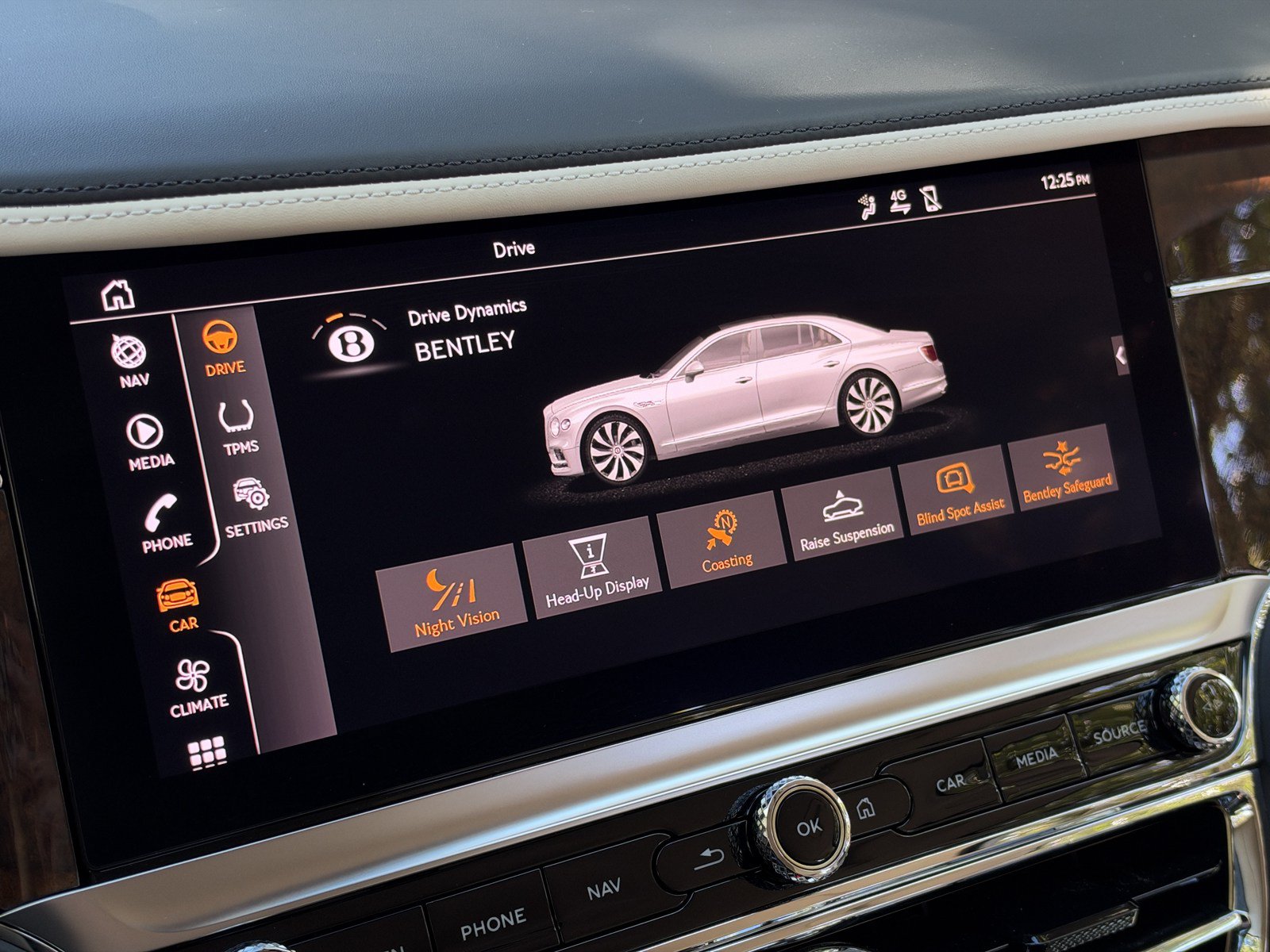 Certified 2023 Bentley Flying Spur V8 AWD/4WD image 24