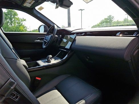 New 2026 Land Rover Range Rover Velar Dynamic SE image 6
