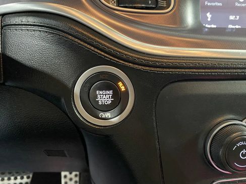 Used 2019 Dodge Charger Scat Pack w/ Dynamics Package image 18