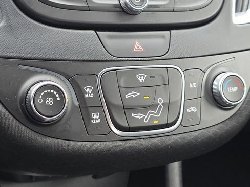 Used 2016 Chevrolet Malibu LT image 5