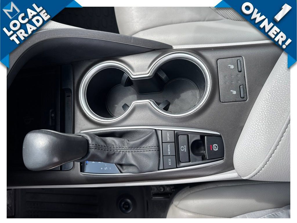 Used 2021 Toyota Camry XLE FWD image 18