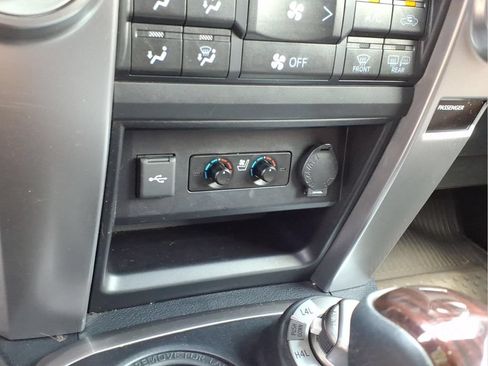 Used 2023 Toyota 4Runner Limited AWD/4WD image 7
