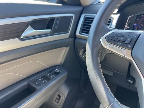 Used 2023 Volkswagen Atlas SE w/ Panoramic Sunroof Package image 19