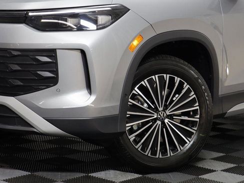 New 2025 Volkswagen Tiguan S image 3