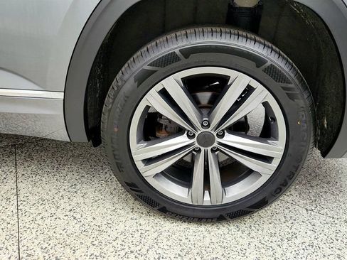 Used 2019 Volkswagen Atlas SEL R-Line FWD image 9
