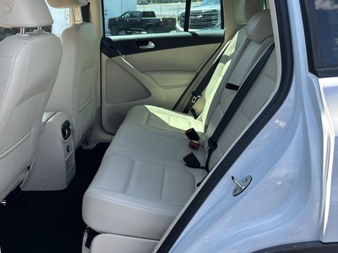 Used 2014 Volkswagen Tiguan S FWD image 15