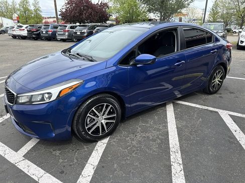 Used 2018 Kia Forte LX w/ LX Popular Package image 2