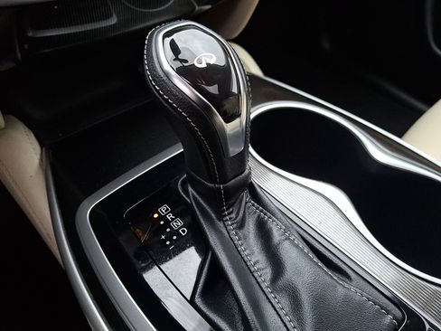 Used 2019 INFINITI QX60 Luxe w/ Essential Package image 16