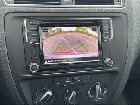 Used 2017 Volkswagen Jetta SE FWD image 15