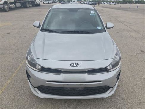 Used 2021 Kia Rio S image 3