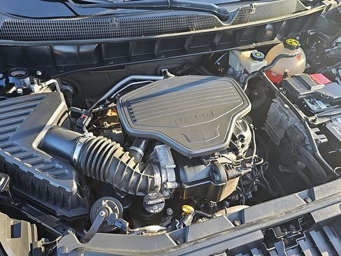 Used 2018 Cadillac XT5 Luxury w/ Driver Awareness Package image 35