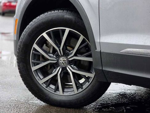 Used 2020 Volkswagen Tiguan SE image 5