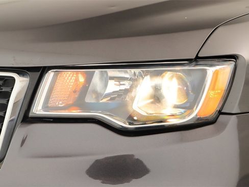 Used 2017 Jeep Grand Cherokee Laredo w/ Quick Order Package 23E image 32