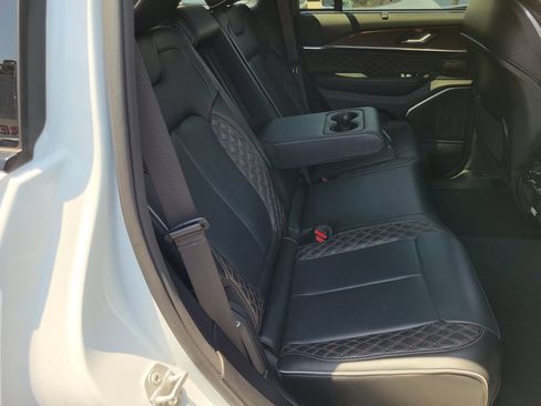 Used 2022 Jeep Grand Cherokee Summit w/ Adv Protech Group IV AWD/4WD image 24