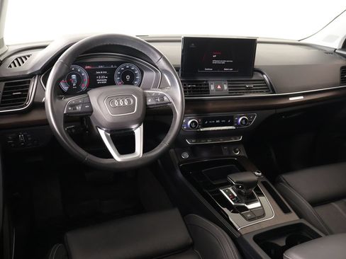 Used 2025 Audi Q5 2.0T Premium Plus w/ Premium Plus Package AWD/4WD image 2