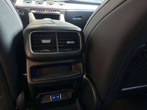 Used 2024 Mercedes-Benz GLE 450e 4MATIC image 34
