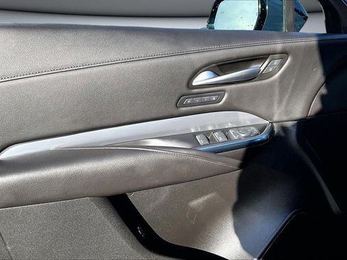 Used 2024 Cadillac XT4 Premium Luxury image 18