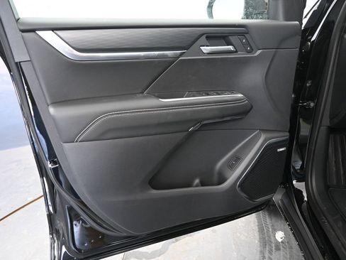 New 2025 GMC Acadia Elevation image 16