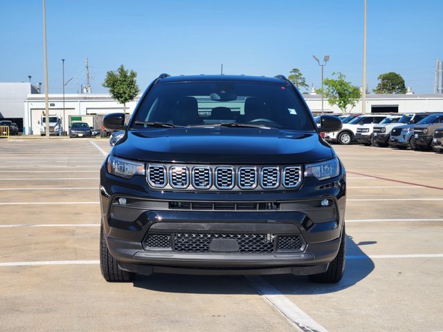 Used 2024 Jeep Compass Latitude AWD/4WD image 2