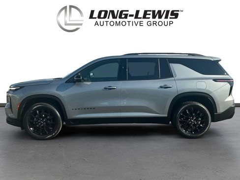 Used 2026 Chevrolet Traverse LT w/ Midnight/Sport Edition FWD image 2