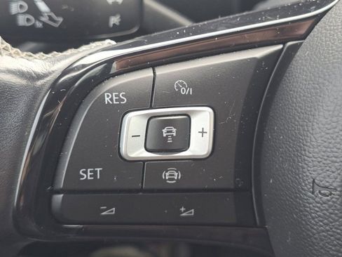 Used 2019 Volkswagen Golf R 4-Door AWD/4WD image 31