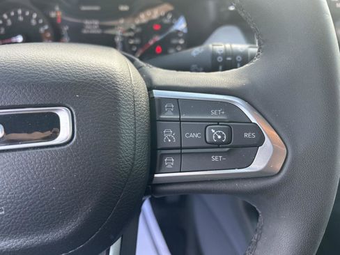 Used 2023 Jeep Compass Limited image 21