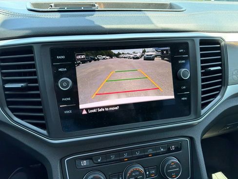 Used 2021 Volkswagen Atlas SE FWD image 3