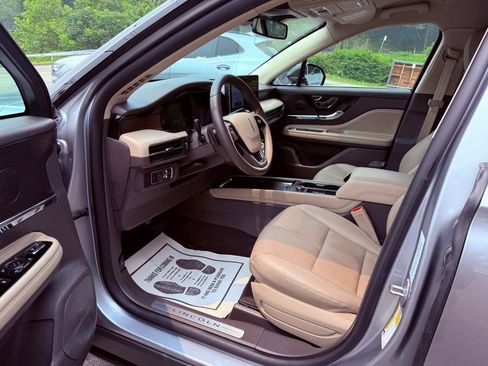 Used 2024 Lincoln Corsair Reserve w/ Rear Removable Package Tray AWD/4WD image 14