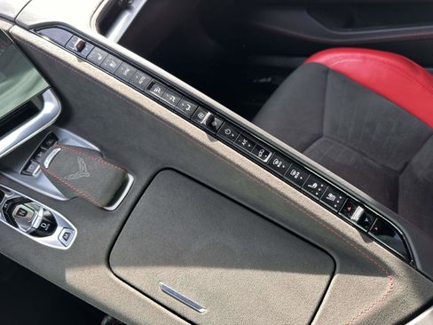 Used 2022 Chevrolet Corvette Stingray Premium Conv w/ Z51 Performance Package image 29