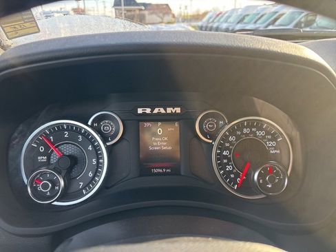 Used 2024 RAM 2500 Big Horn w/ Sport Appearance Package image 19