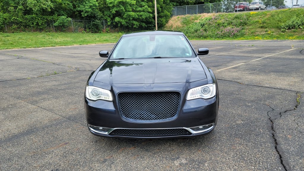 Used 2016 Chrysler 300 Limited w/ Driver Convenience Group AWD/4WD image 4