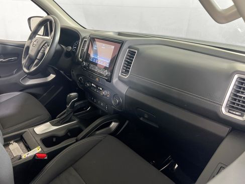 Used 2022 Nissan Frontier SV AWD/4WD image 27