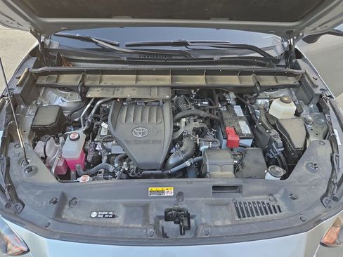 Certified 2024 Toyota Highlander XLE image 37