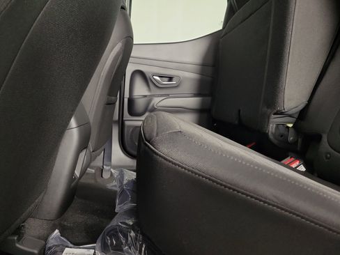 New 2025 Hyundai Santa Cruz SE image 32