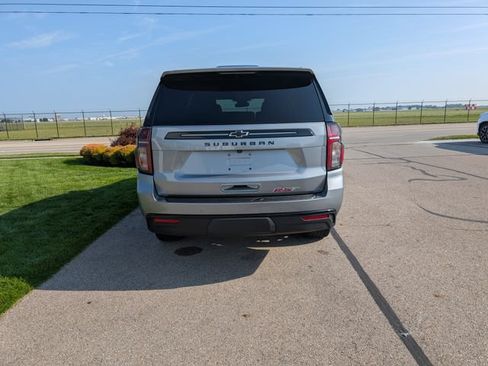 Used 2023 Chevrolet Suburban RST w/ Luxury Package AWD/4WD image 7