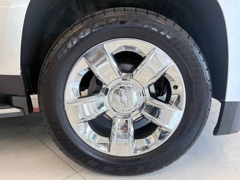 Used 2019 Chevrolet Tahoe LT w/ LT Signature Package AWD/4WD image 45
