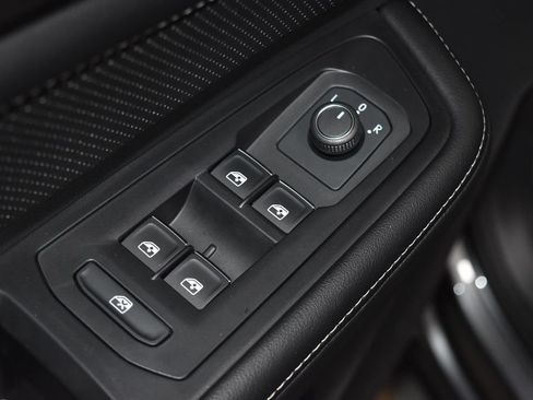 Used 2024 Volkswagen Atlas SEL AWD/4WD image 5
