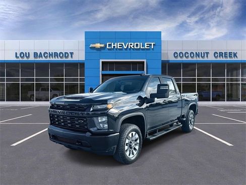 Used 2022 Chevrolet Silverado 2500 Custom w/ Custom Value Package image 4